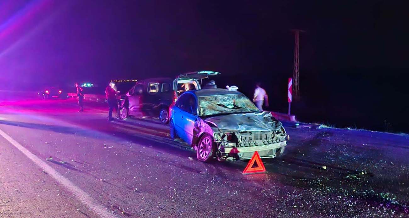 Çorum’da yola çıkan dana kazaya neden oldu: 3 yaralı