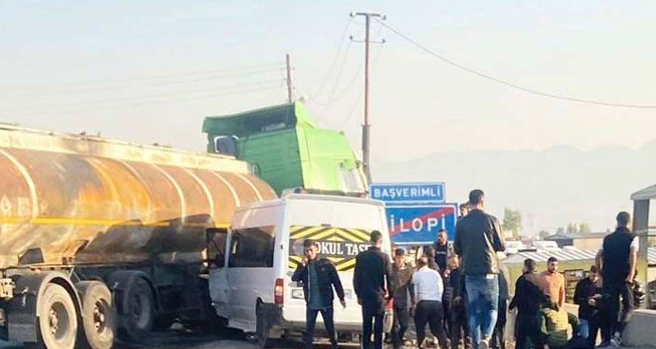 Şırnak’ta okul servisi tankerle çarpıştı: 13’ü öğrenci 14 yaralı