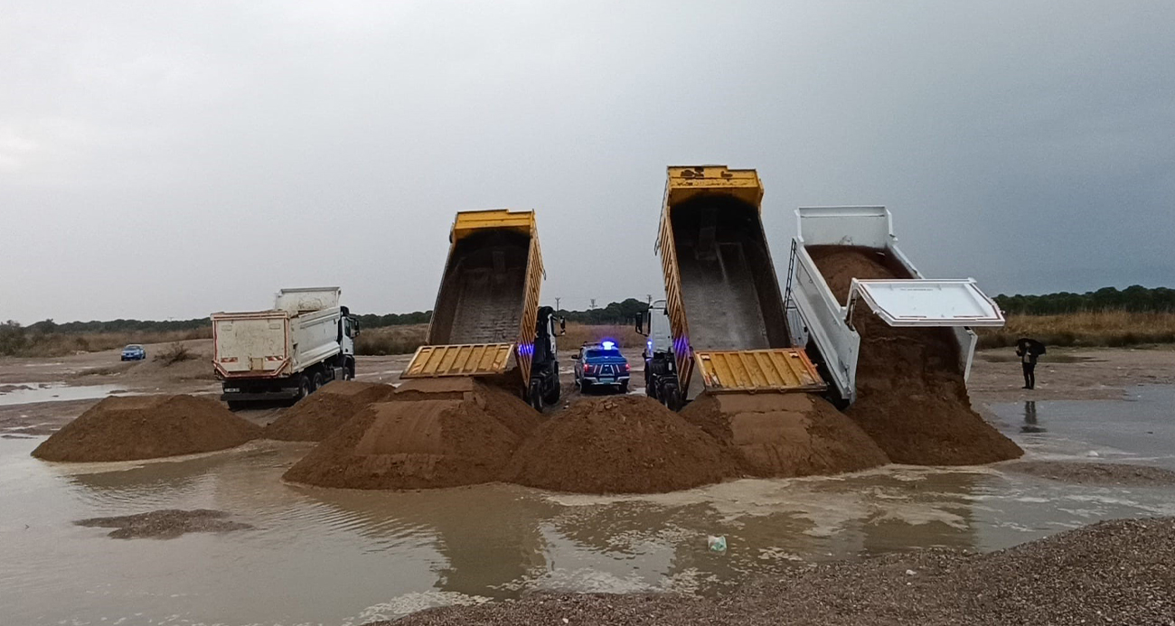 Antalya’da kumları çalıp sahilleri talan etmişlerdi: Kamyonlar dolusu plaj kumu bulundu