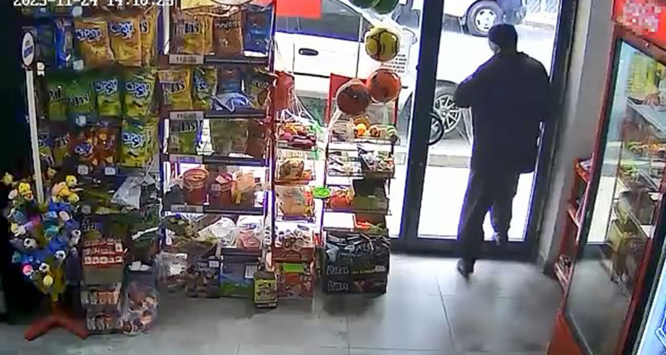 Kapıyı fark etmedi, kafasıyla camı kırdı