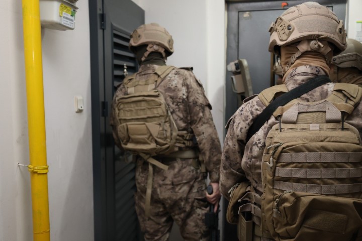 Mersin’deki rüşvet operasyonunda 6’sı gümrük memuru 11 kişi tutuklandı