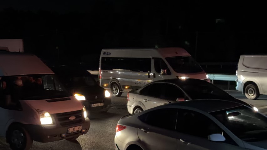Arnavutköy Çevre Yolu’nda İSKİ çalışması çileye dönüştü