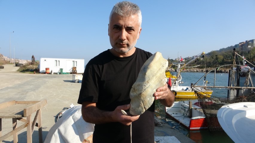 Giresun’un Bulancak ilçesinde denizde bulunan cisim balıkçıları şaşırttı