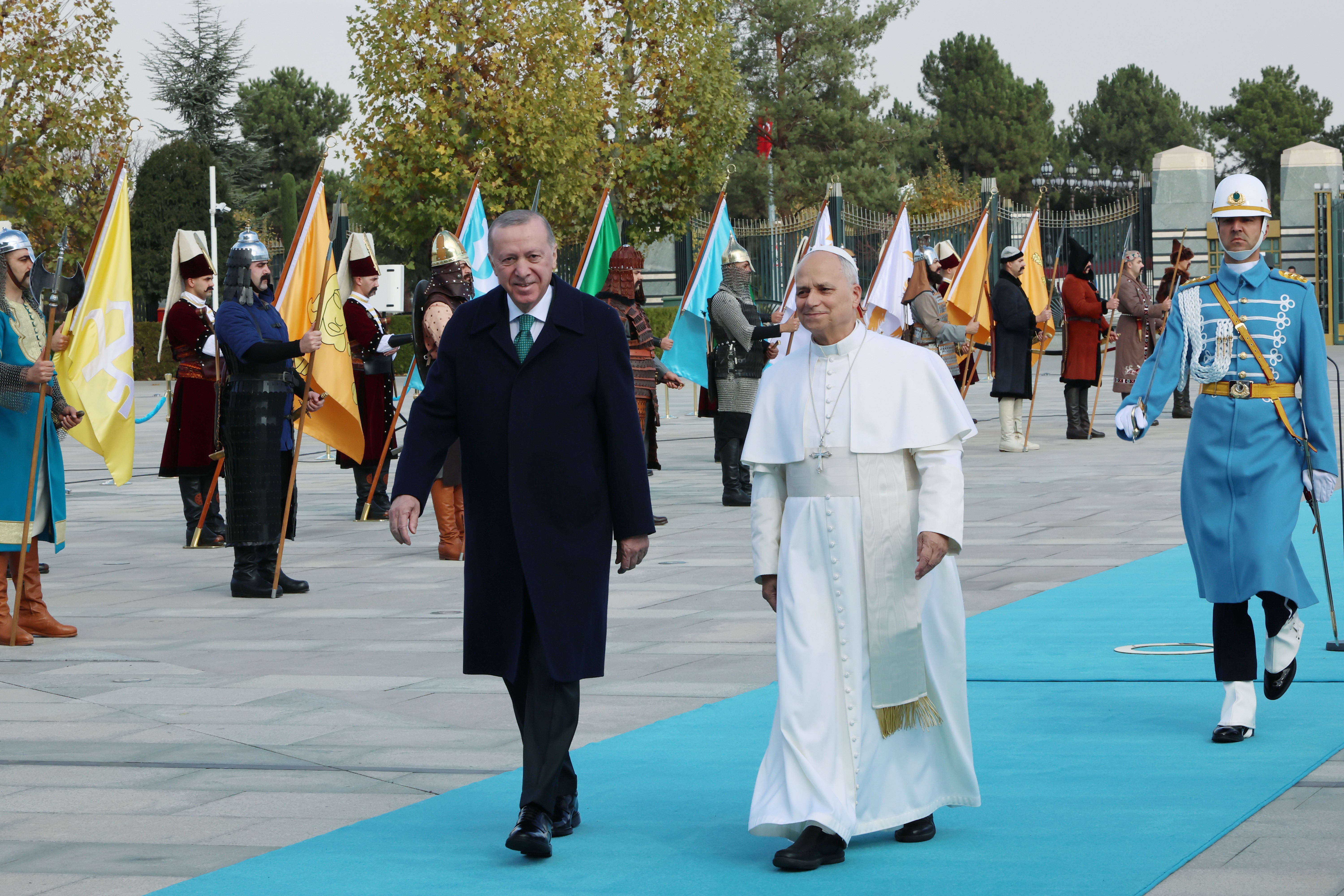 Cumhurbaşkanı Erdoğan, Vatikan Devlet Başkanı Papa 14. Leo’yu resmi törenle karşıladı