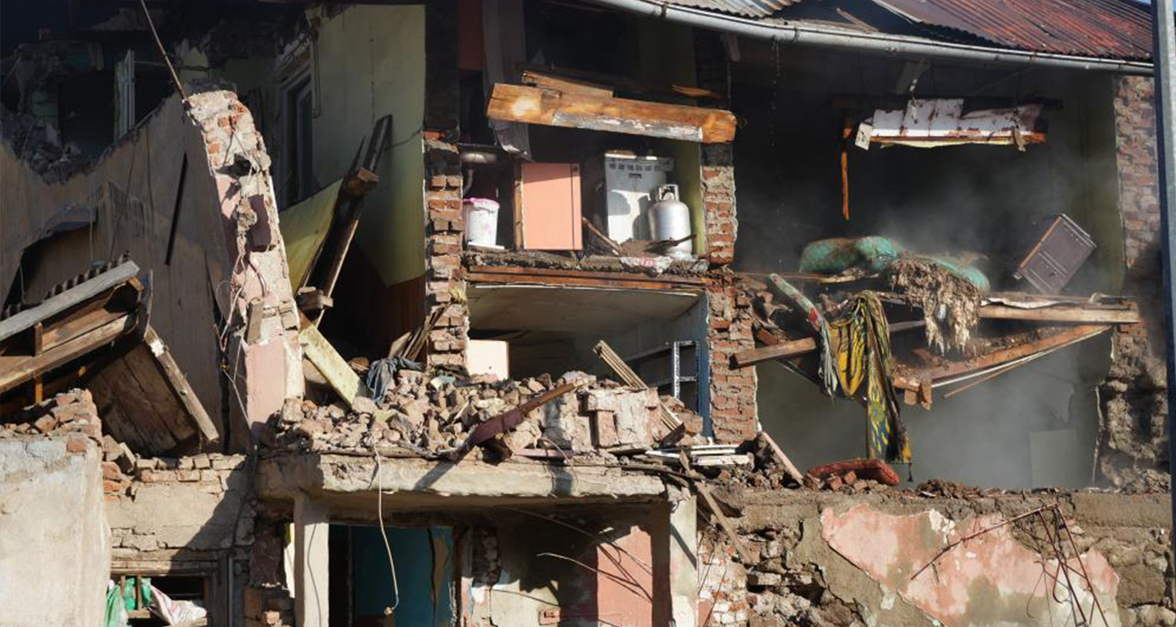 Erzurum’da doğalgaz patlaması: 2 ev çöktü, 1 yaralı