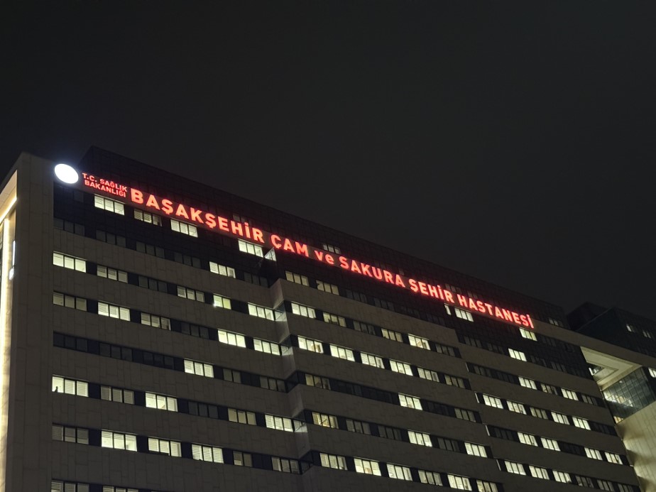 Başakşehir’de gıda zehirlenmesi şüphesiyle öğrenciler hastaneye kaldırıldı: Kantinci çift gözaltında