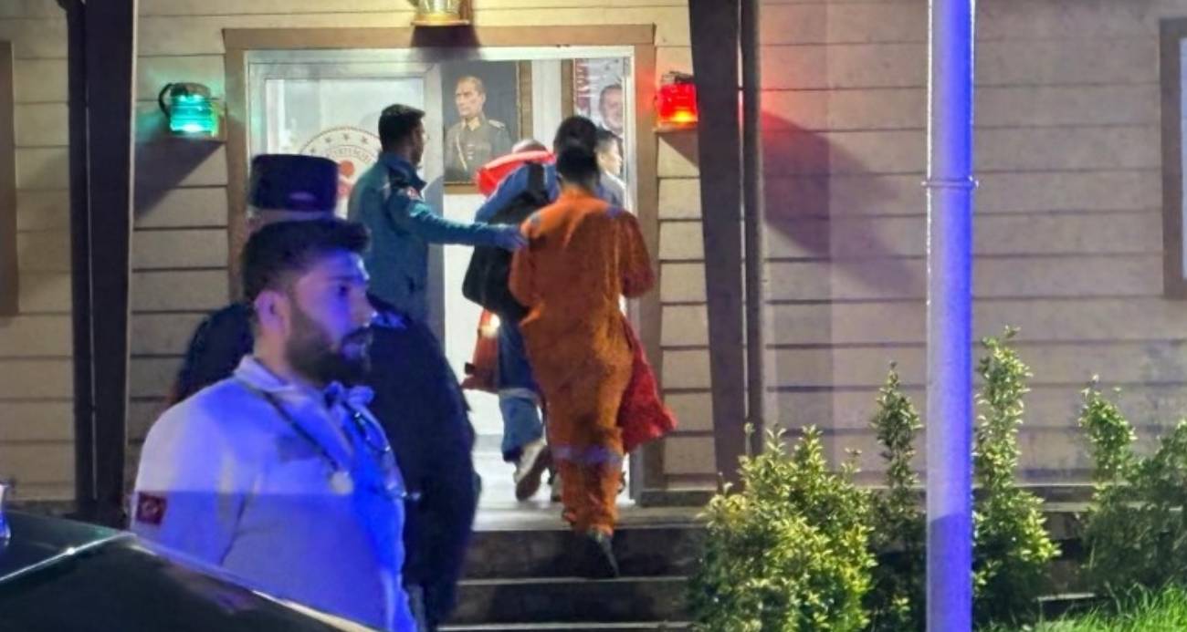 Vali İlhami Aktaş: "Yangın devam ediyor, 25 kişi sağ salim kurtarıldı"