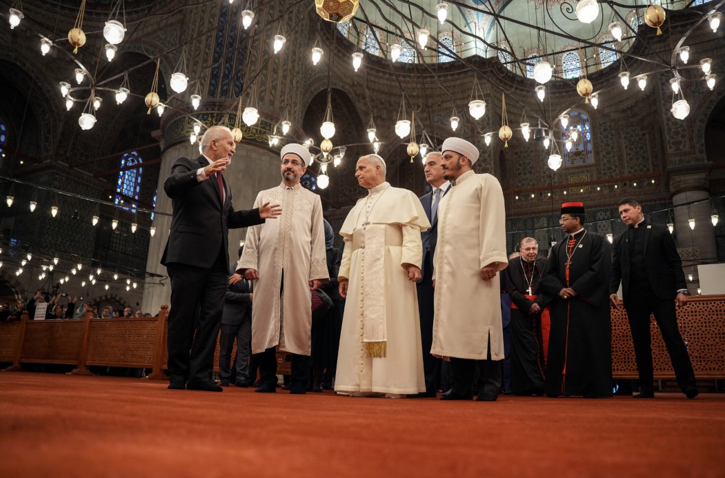 Papa 14. Leo, Sultanahmet Camii’ni hayranlıkla inceledi, Sultanahmet Cami müezzini Musa Aşgın Tunca o anları anlattı