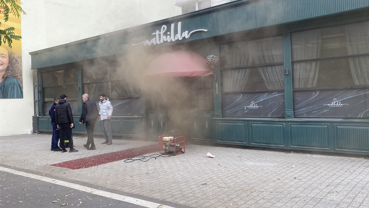 Otelde yangın paniği: 152 kişi tahliye edildi