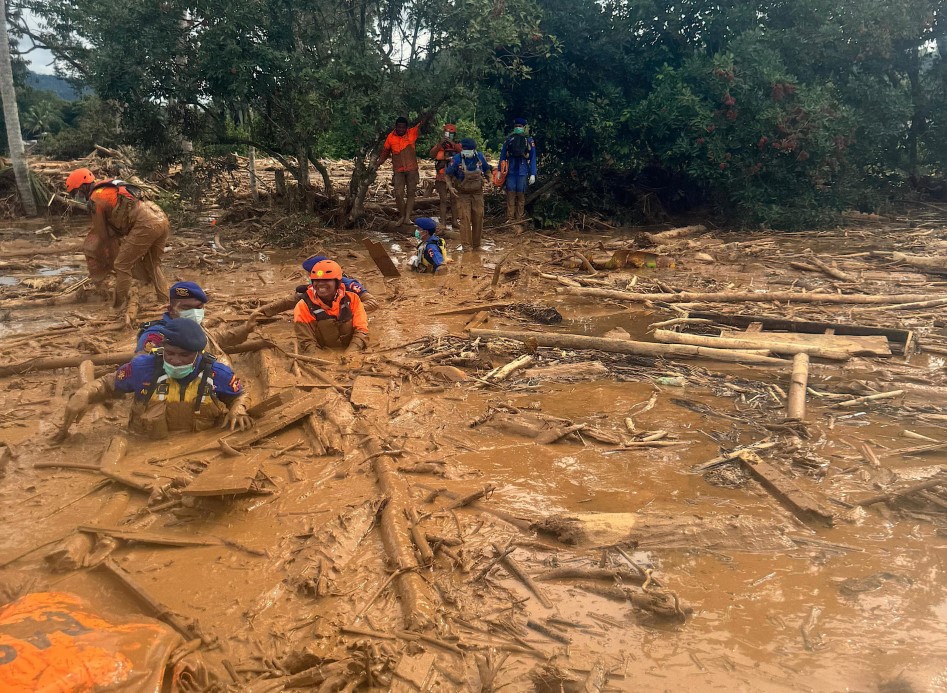 Güney Asya ülkelerindeki sel ve toprak kaymalarında can kaybı 500'ü aştı