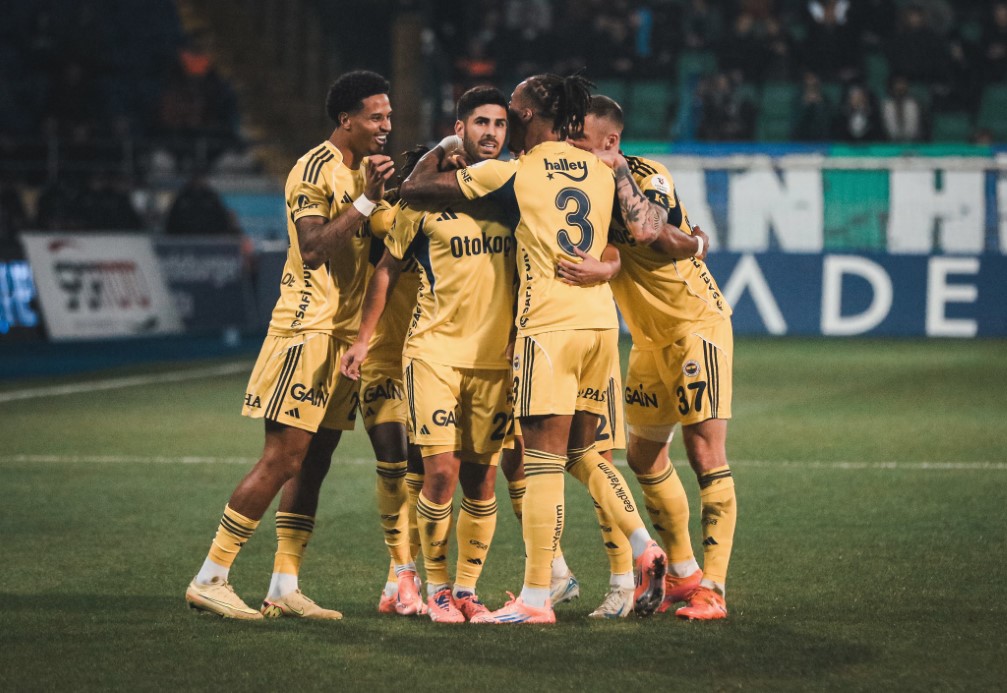 Fenerbahçe’de hedef; derbi galibiyeti ile liderliği almak