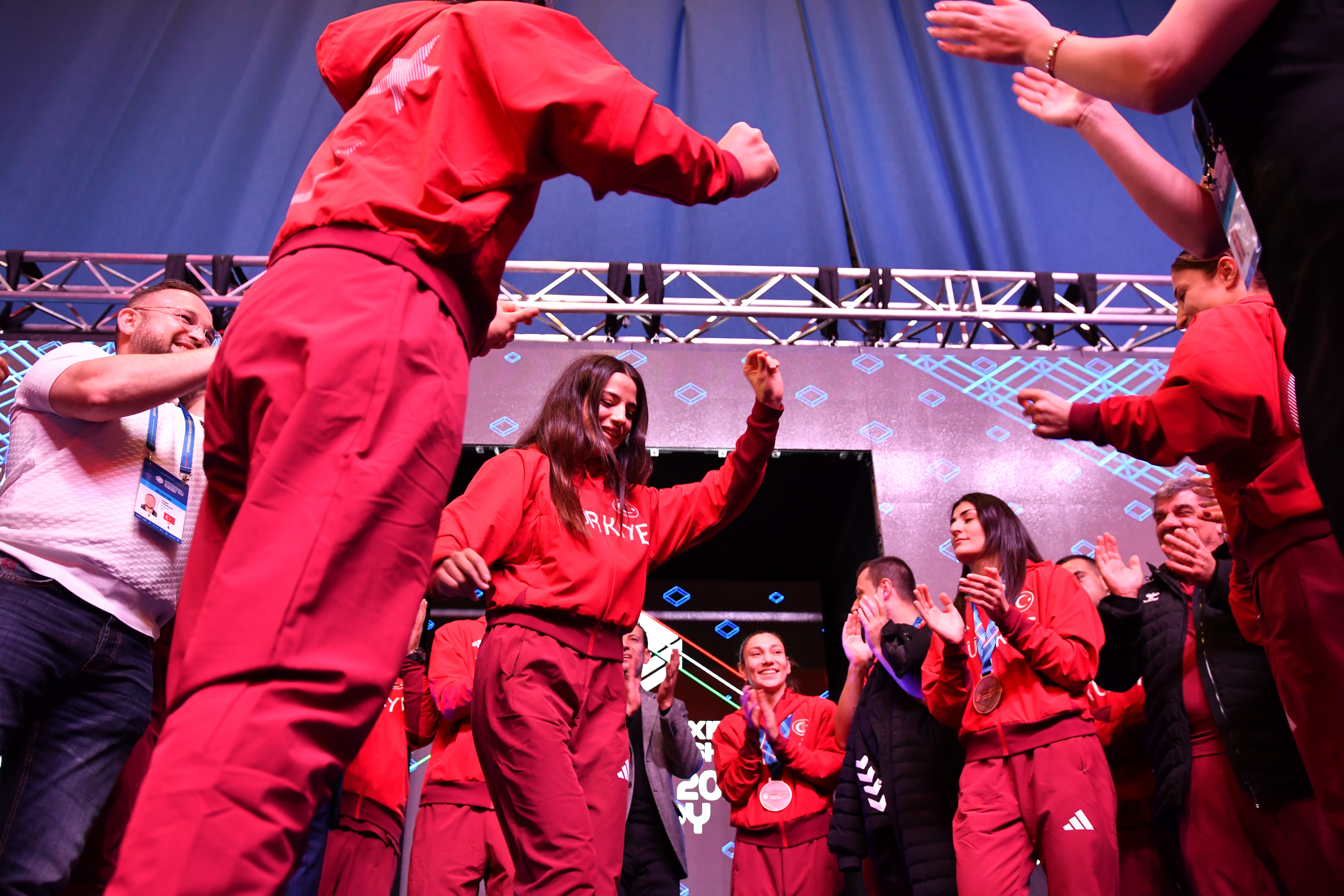 U23 Avrupa Boks Şampiyonası’nda millilerden tarihi zafer