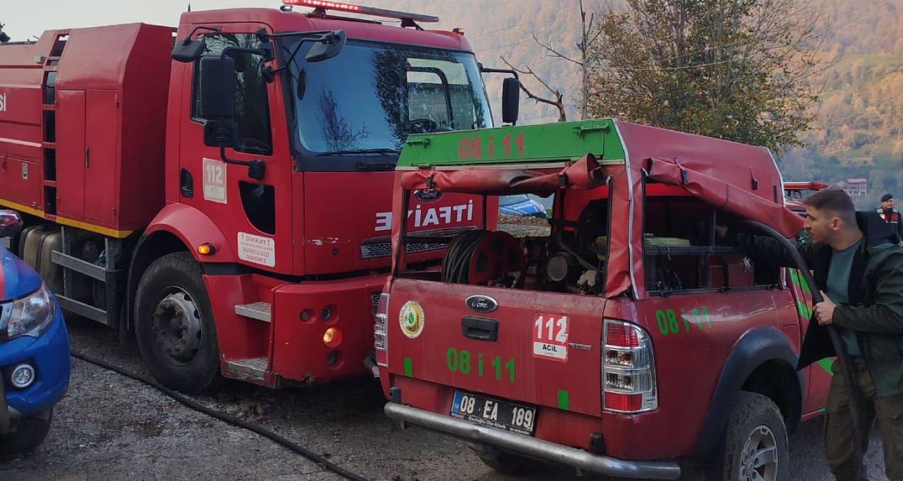 Artvin Hopa’da ziraat alanında çıkan yangın ormana sıçradı