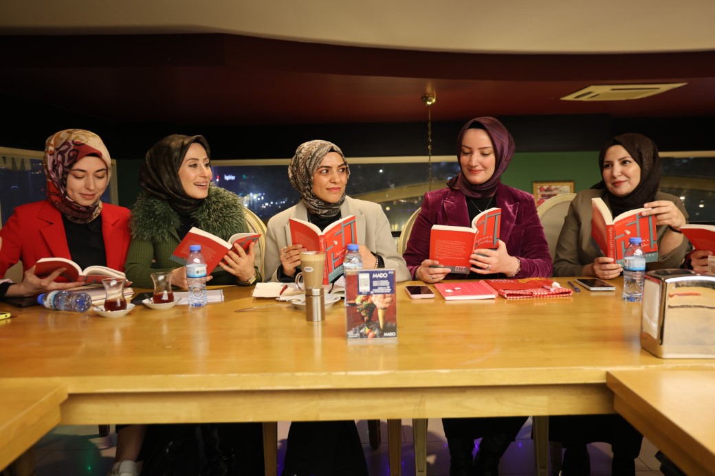 Elazığlı kadınlardan, altın yerine kitap günü