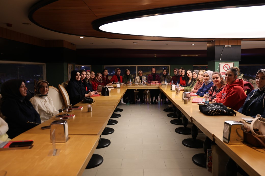 Elazığlı kadınlardan, altın yerine kitap günü