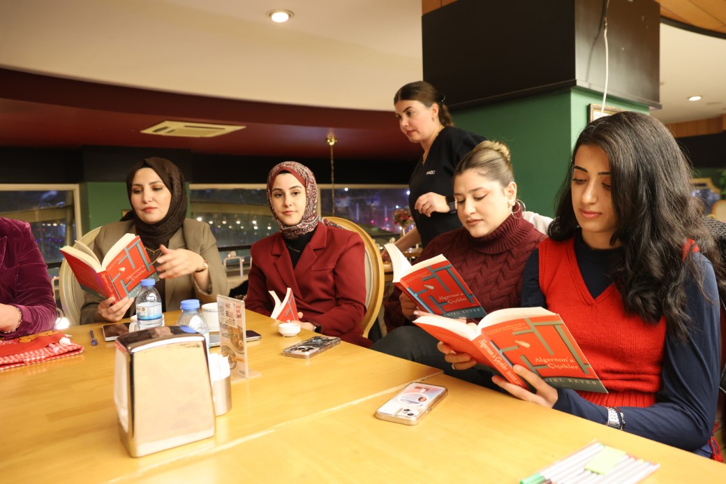 Elazığlı kadınlardan, altın yerine kitap günü