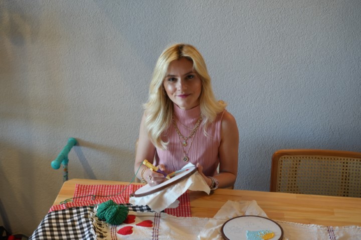 Gıda mühendisliğini bıraktı, annesinin makinesiyle başladığı hobisi mesleği oldu