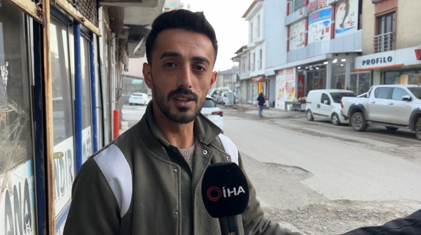 Yüksekova’da doğal gaz kazılarından dolayı yollar kullanılmaz hale geldi