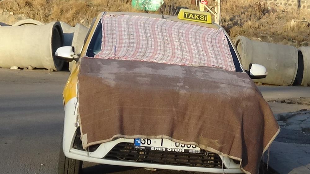 Kars buz kesti: Dondurucu soğuklar hayatı olumsuz etkiliyor