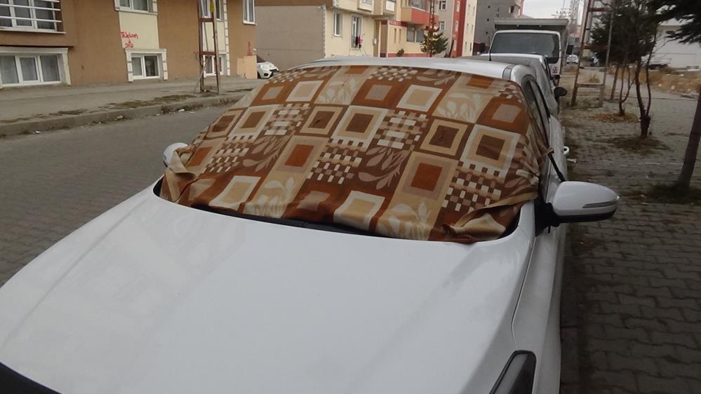 Kars buz kesti: Dondurucu soğuklar hayatı olumsuz etkiliyor