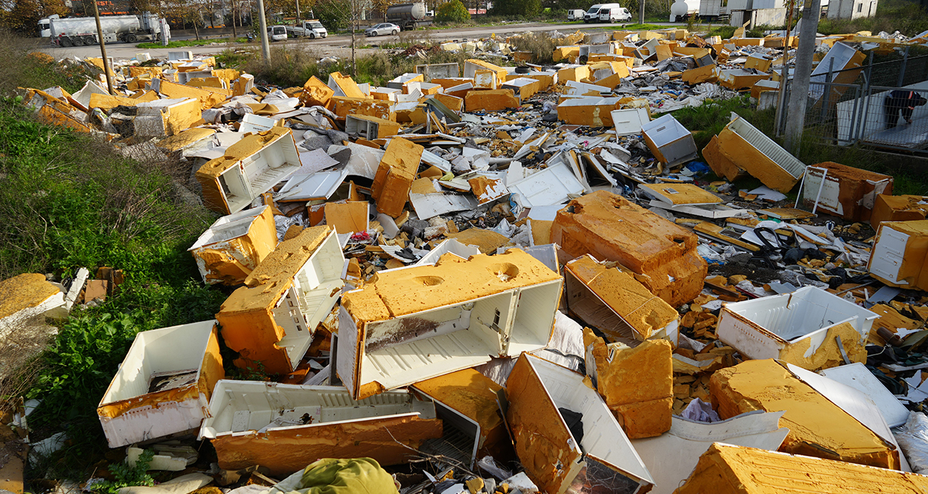 Açık hava çöplüğü: Güveç bile var