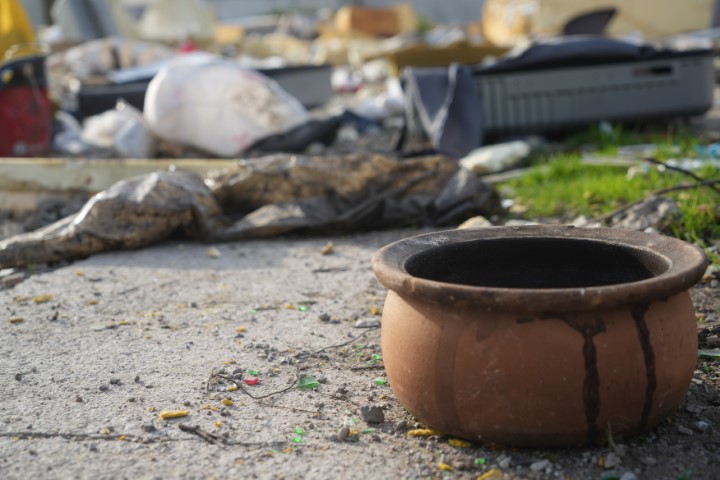 Açık hava çöplüğü: Güveç bile var