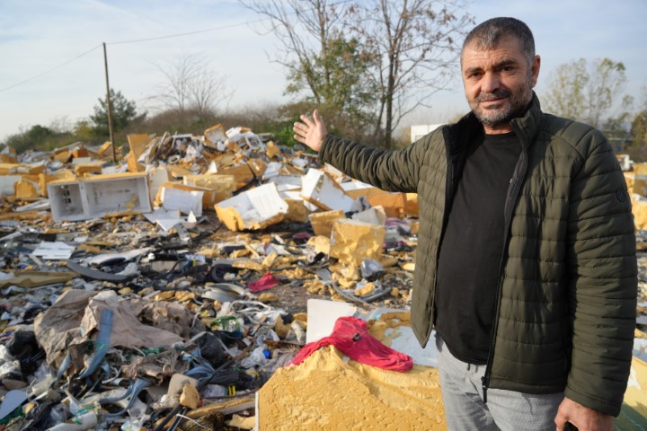 Açık hava çöplüğü: Güveç bile var