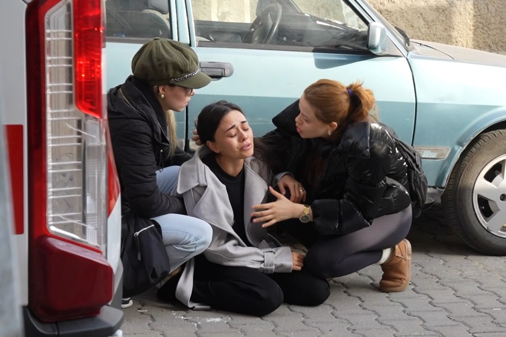 Avukatlık bürosunda kayınpeder dehşeti: Kız kardeşini öldürdü, gelinini ise ağır yaraladı