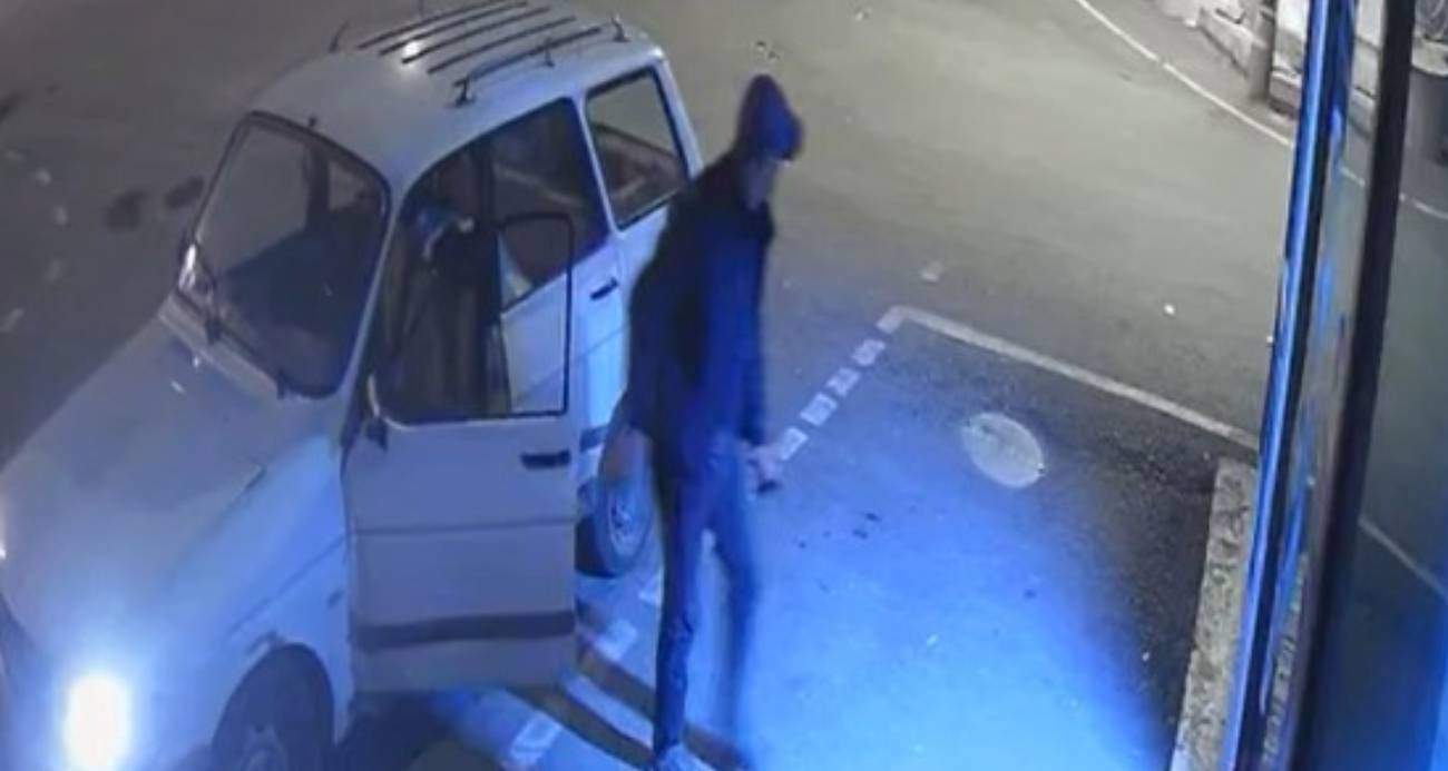 Isparta’da dağlık alanda yanmış aracın kenarında başsız erkek cesedi bulundu