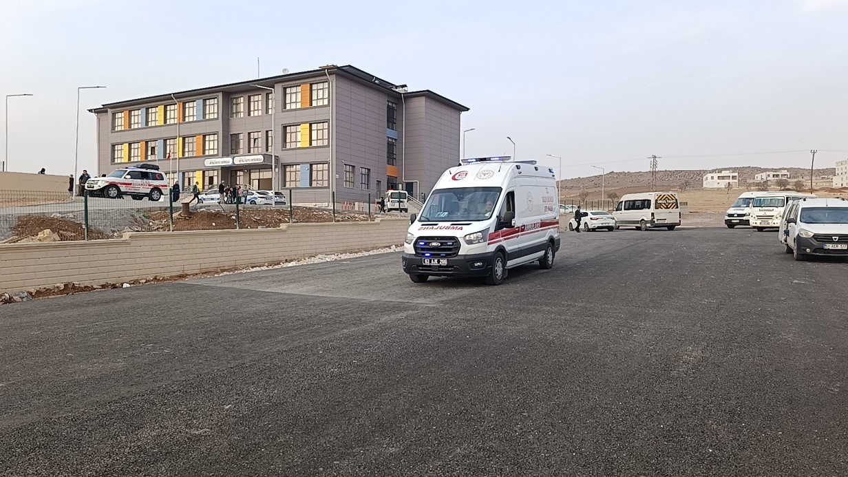 Şanlıurfa’da gıda zehirlenmesi şüphesiyle 25 öğrenci hastanelik oldu