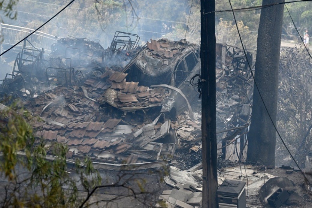 Avustralya'da orman yangınları: 16 ev küle döndü