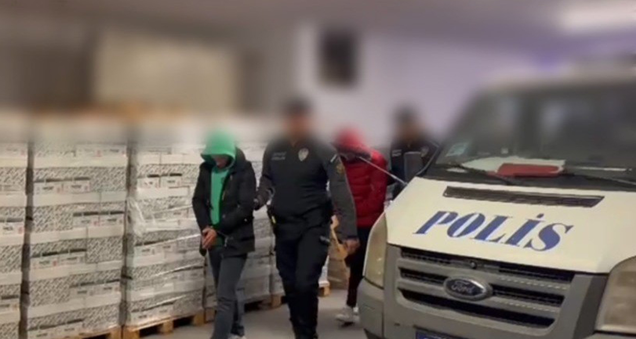 Mersin’de yasa dışı bahis şüphelilerine yönelik düzenlenen operasyonda 16 şahıs gözaltına alınırken, zanlıların banka hesaplarında yapılan incelemede 826 milyon 758 bin 683 liralık işlem hacmi tespit edildi.