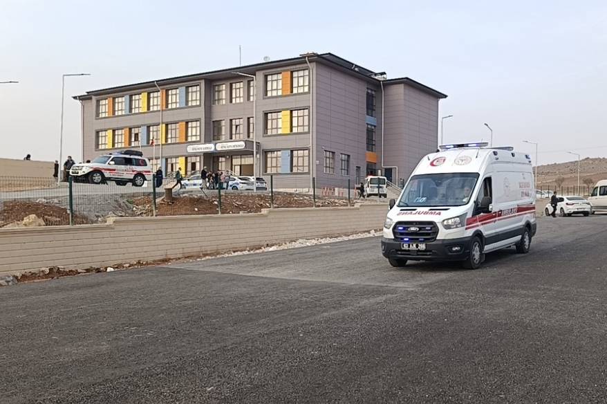 Şanlıurfa’da zehirlenme şüphesiyle 25 öğrenci hastanelik oldu