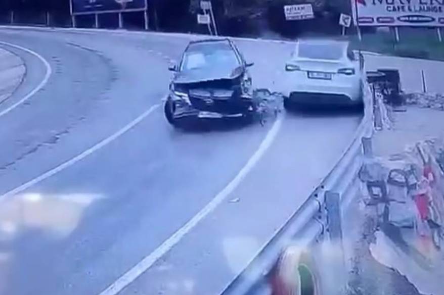 Uludağ yolu buz pistine döndü