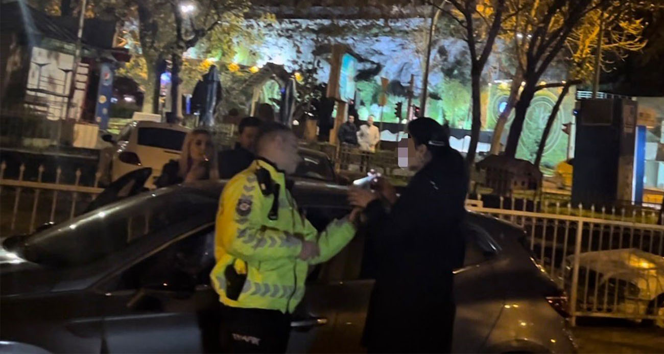 Polislerin sabır sınavı: 1.96 promil alkollü sürücü uygulama noktasını birbirine kattı, polislere hakaret etti