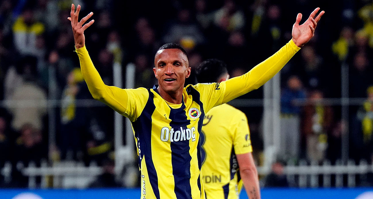 Fenerbahçe&#039;de Rodrigo Becao kadro dışı bırakıldı