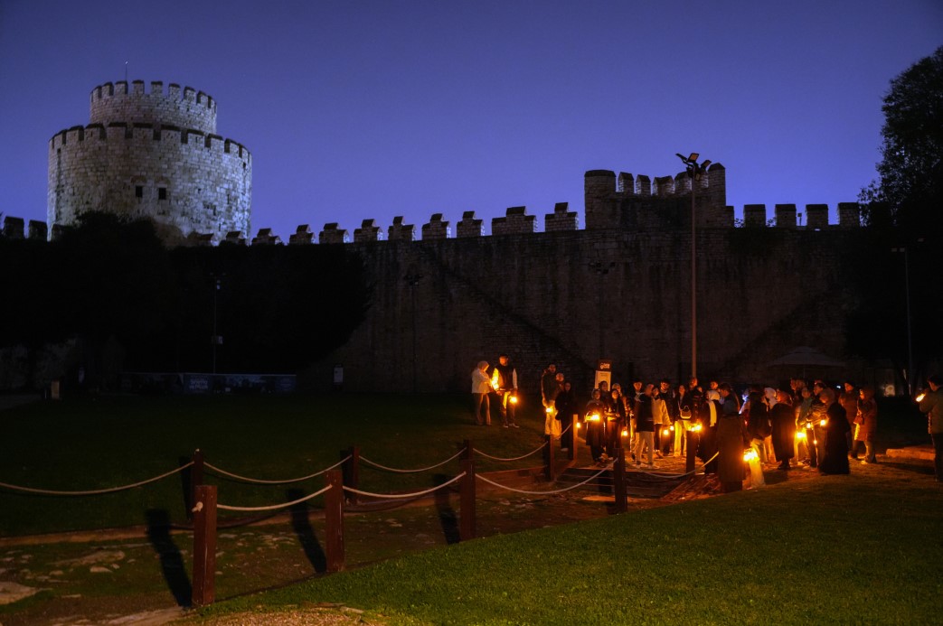 Yedikule zindanlarında fener ışığında tarihe yolculuk