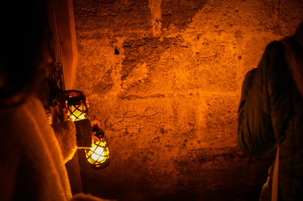 Yedikule zindanlarında fener ışığında tarihe yolculuk