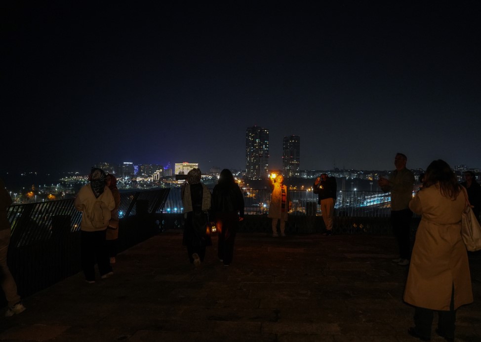 Yedikule zindanlarında fener ışığında tarihe yolculuk