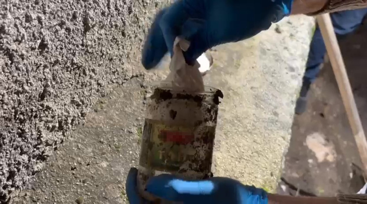 Toprağa gömülü kavanozlardan patlayıcılar çıktı, şüpheli tutuklandı