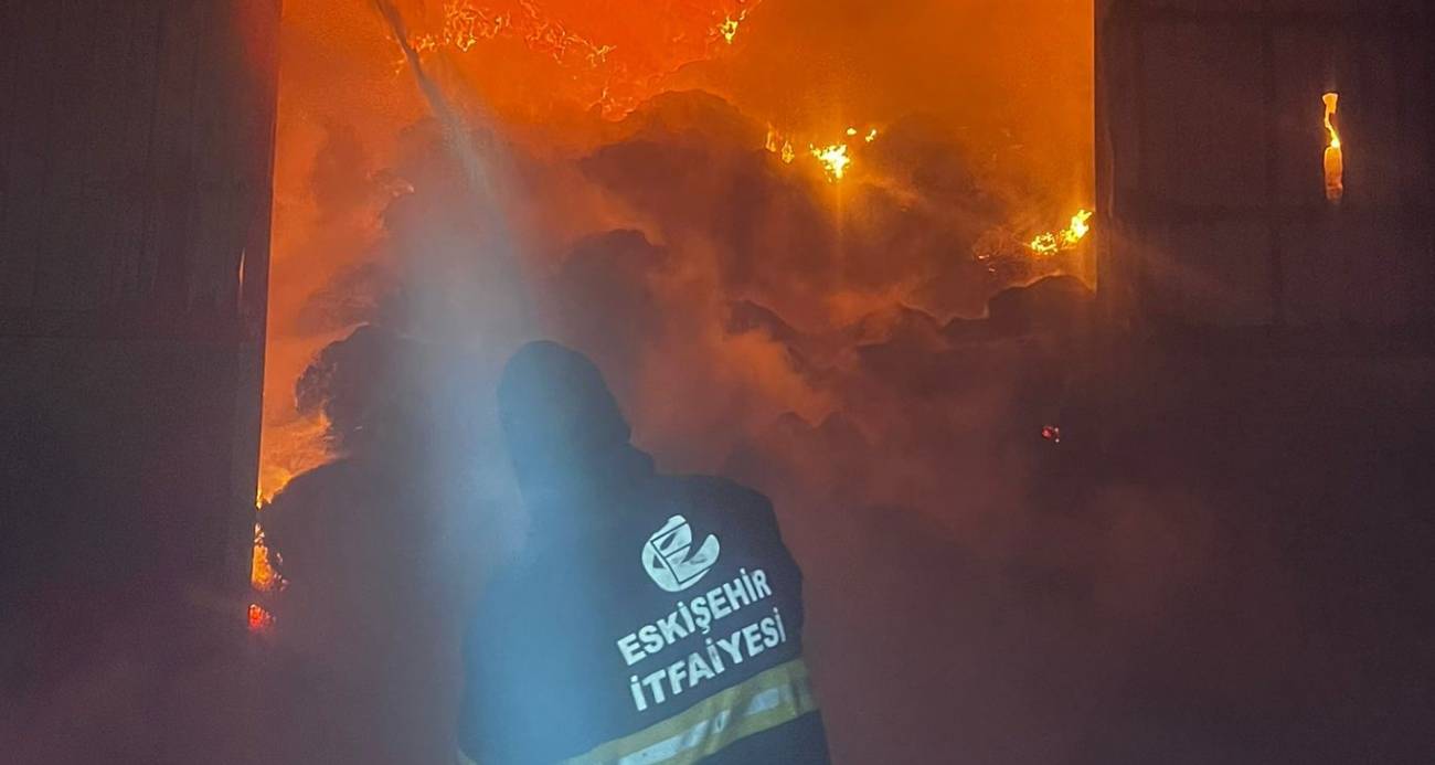 Sabaha kadar süren yangında çiftlik kül oldu