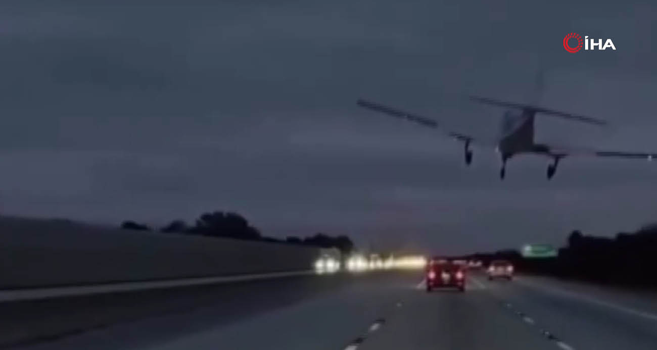 ABD'de uçak, seyir halindeki araca çarptı