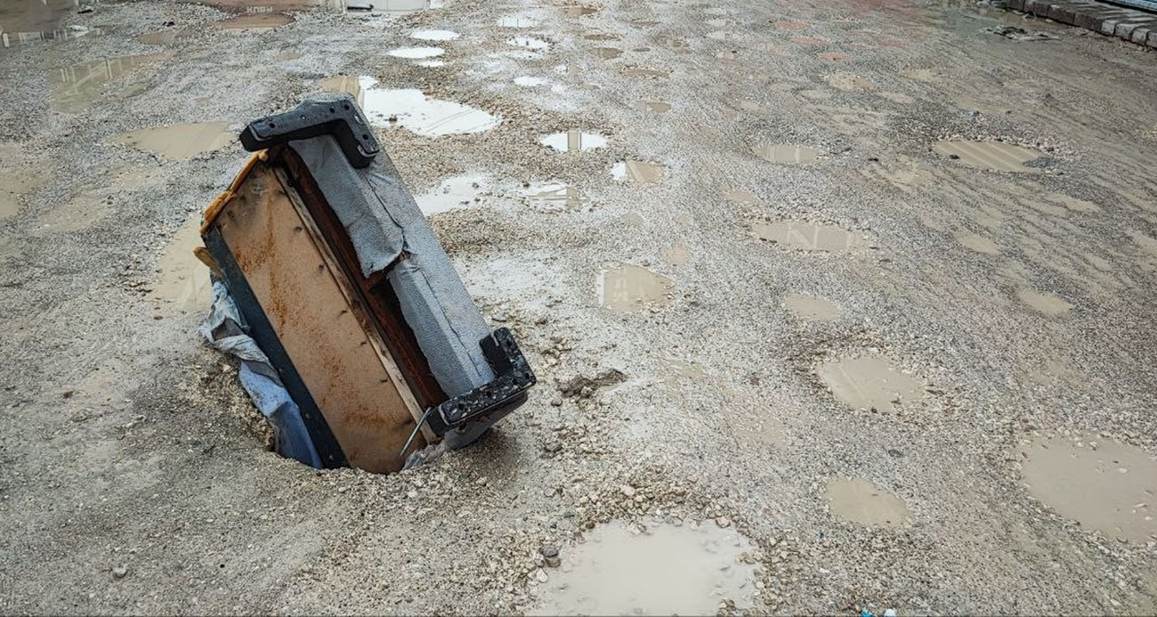 Çöken yola kanepe kollu önlem