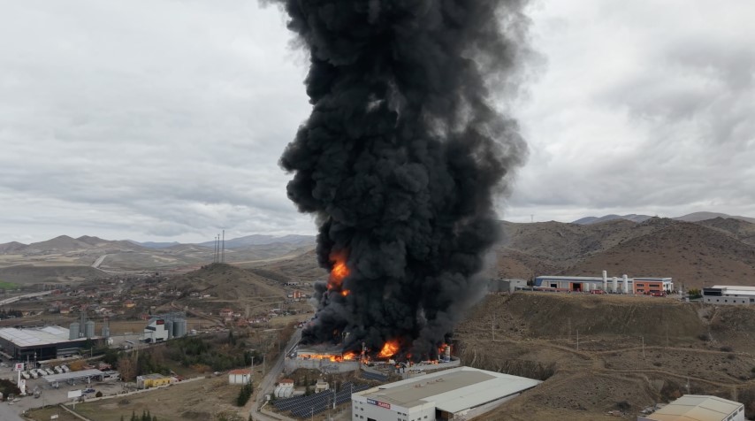 Kırıkkale’deki kimya fabrikasındaki yangına müdahale sürüyor