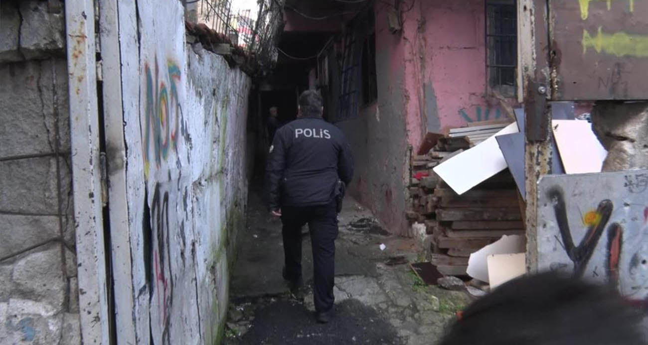 Pendik’te 3 çocuğa mezar olan ev sabahın ilk ışıklarıyla görüntülendi