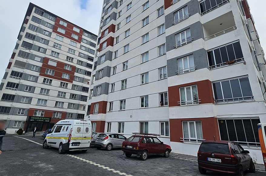 Evi taşınırken tartıştığı nakliyeciyi bıçakladı