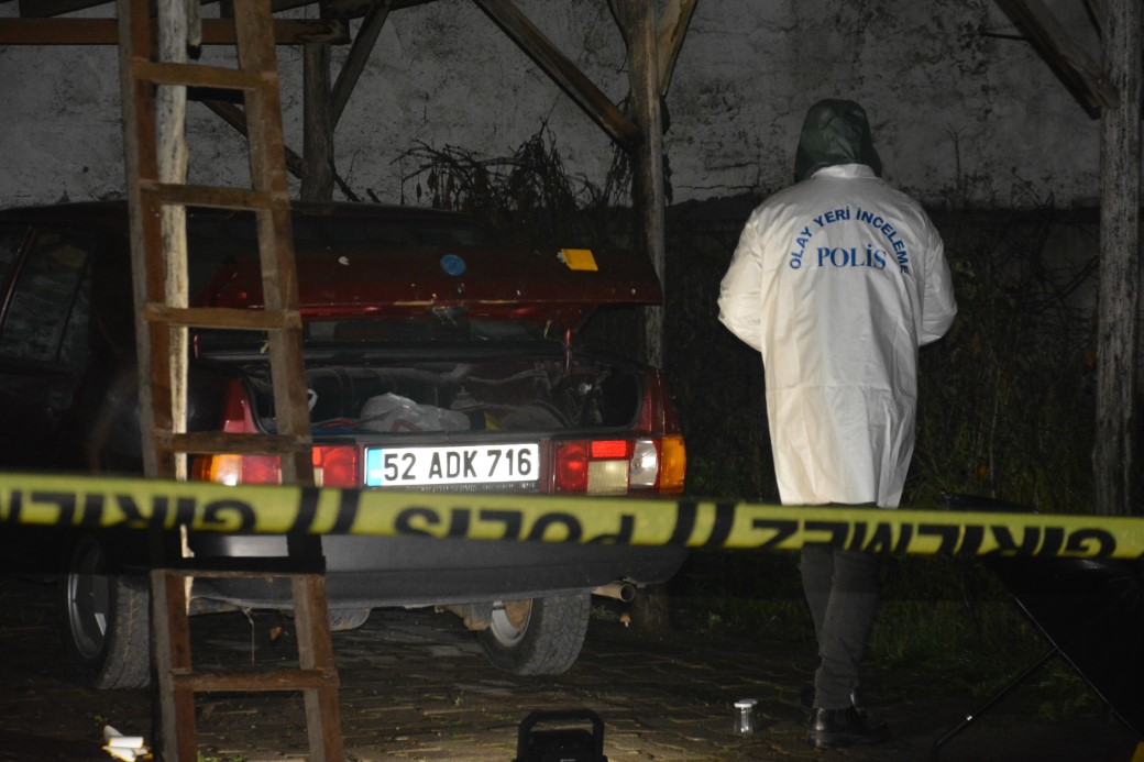 Evin otoparkına patlayıcı madde atıp kaçtı: Kısa sürede yakalandı
