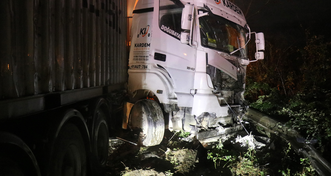 D-650 kara yolunda zincirleme kaza: 12 yaralı