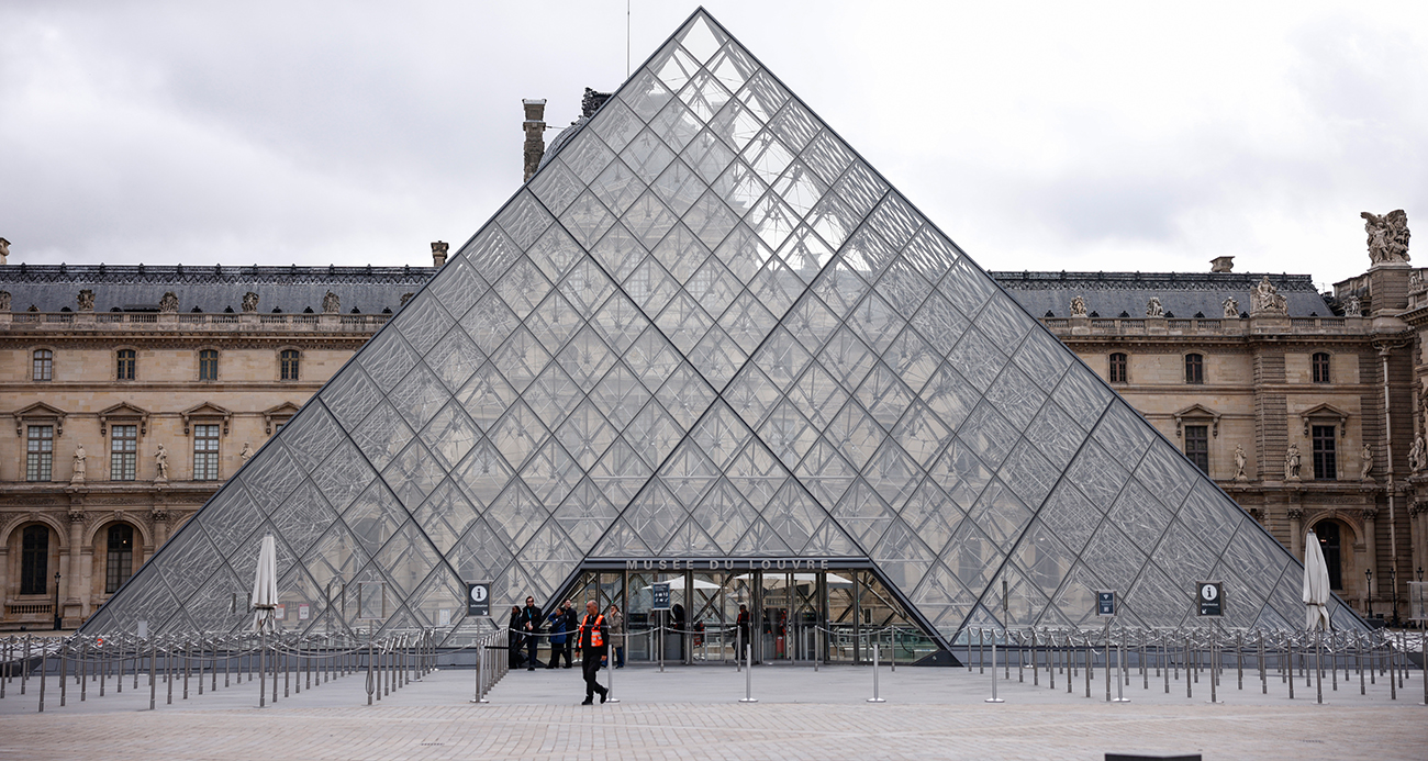 Paris'teki Louvre Müzesi çalışanları greve gitti, müze açılmadı