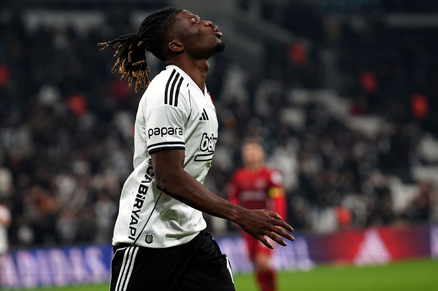 Beşiktaş büyük maçlarda skoru koruyamıyor